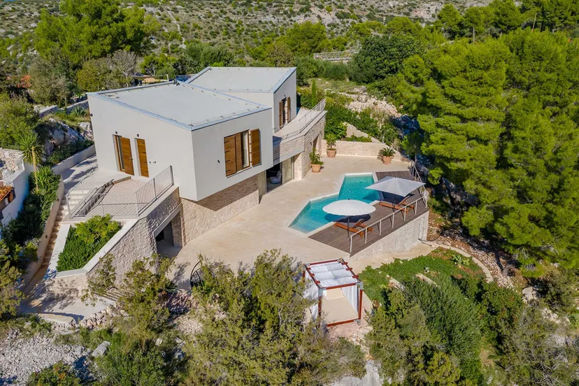 Pine Haven - Island Escape for two, private heated pool, Brac Island