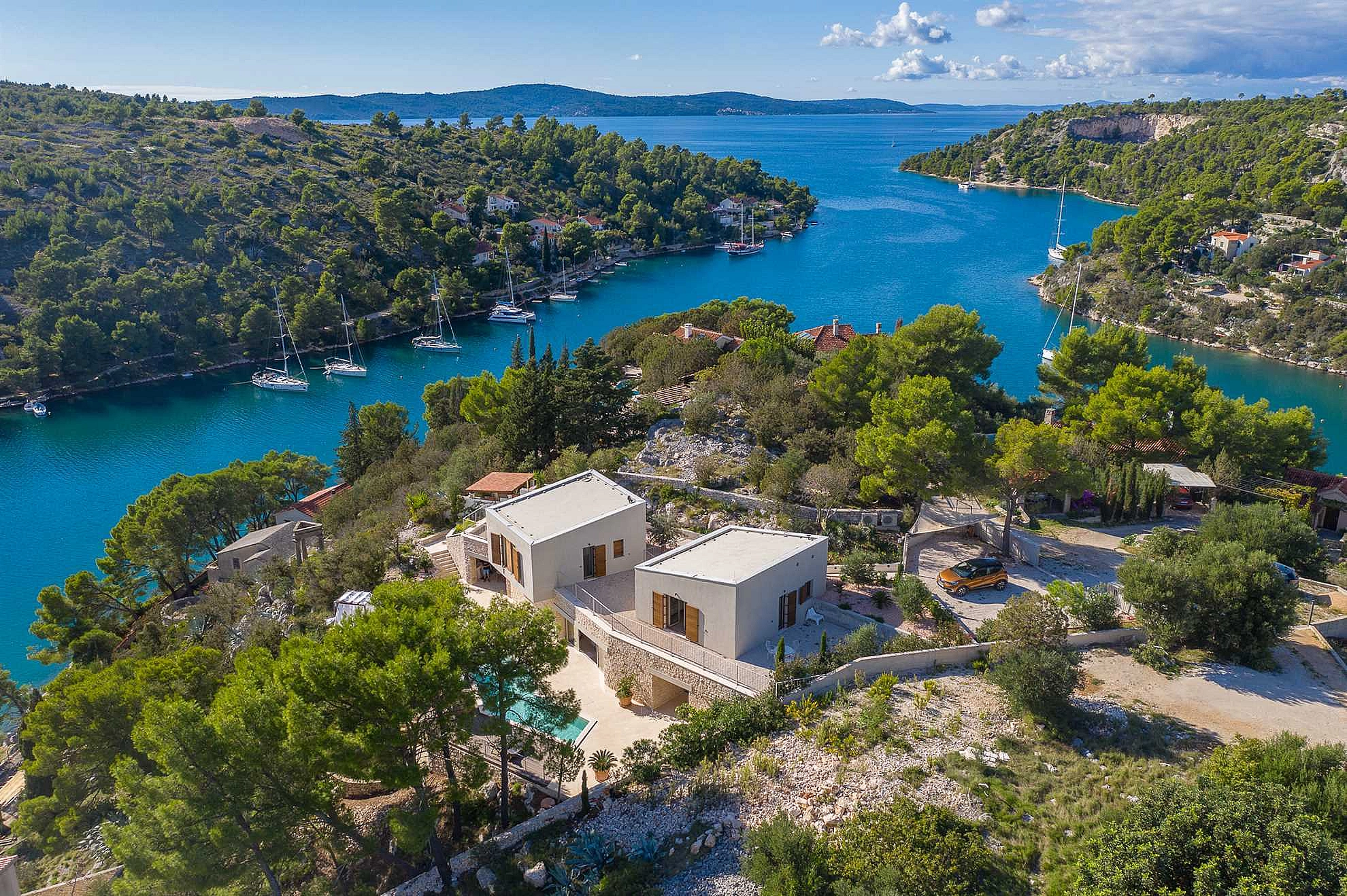 Pine Haven - Island Escape for two, private heated pool, Brac Island