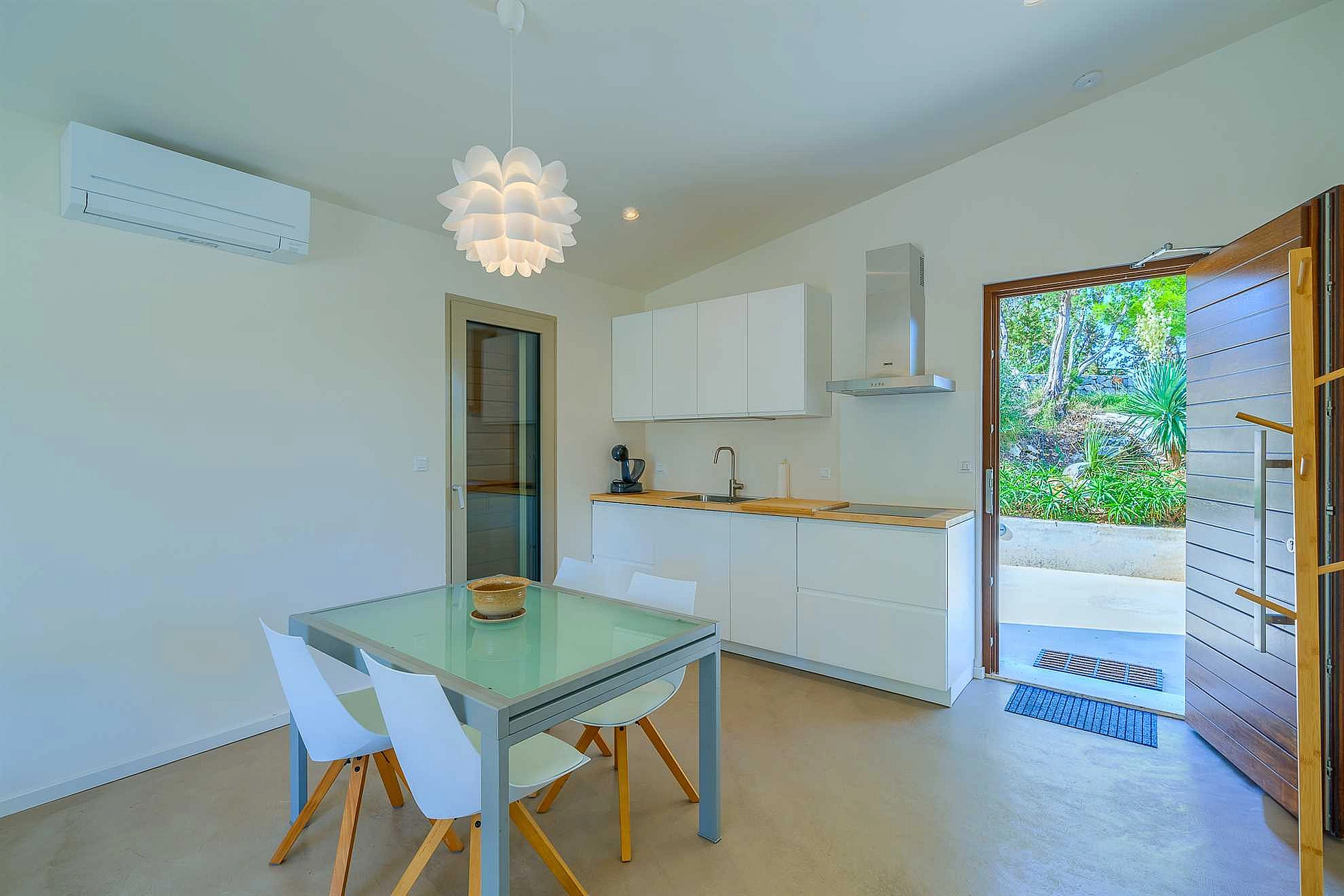 Pine Haven - Island Escape for two, private heated pool, Brac Island