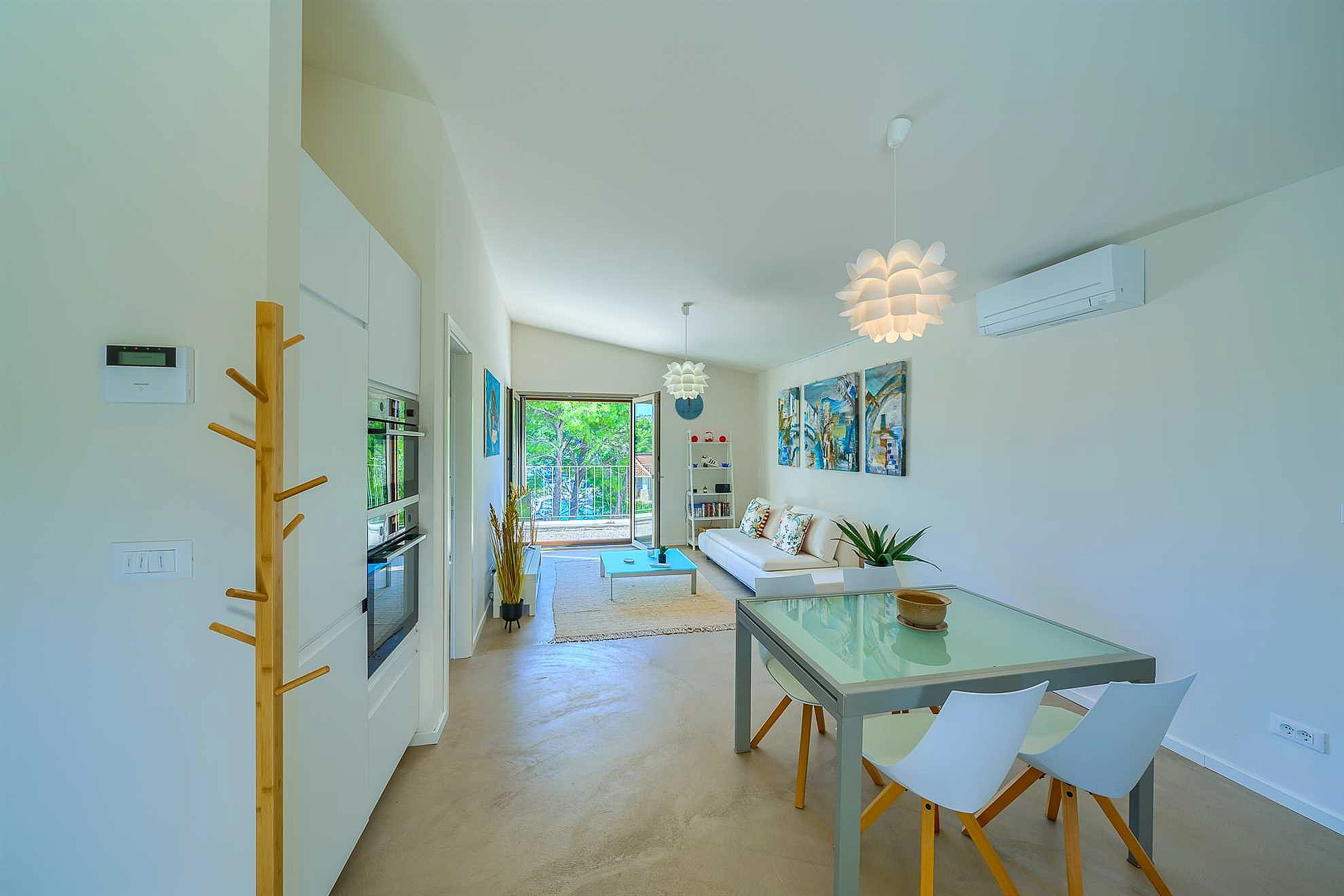 Pine Haven - Island Escape for two, private heated pool, Brac Island