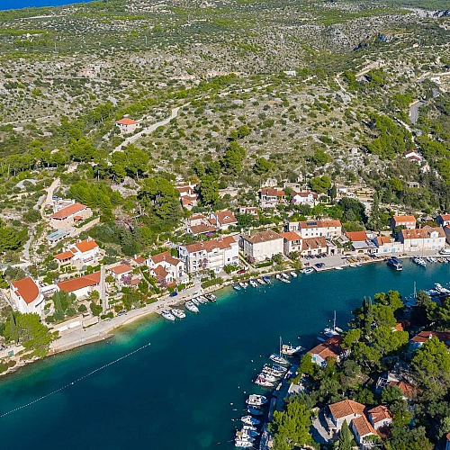 Pine Haven - Island Escape for two, private heated pool, Brac Island