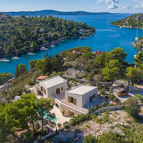 Pine Haven - Island Escape for two, private heated pool, Brac Island