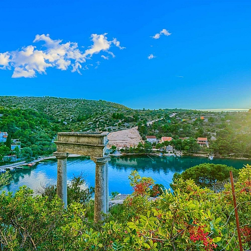 Pine Haven - Island Escape for two, private heated pool, Brac Island