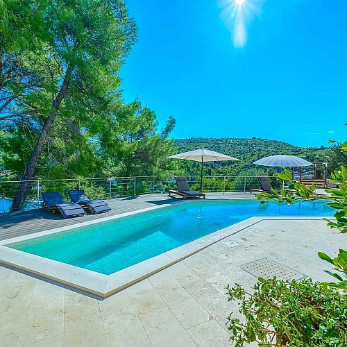 Pine Haven - Island Escape for two, private heated pool, Brac Island