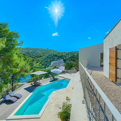 Pine Haven - Island Escape for two, private heated pool, Brac Island