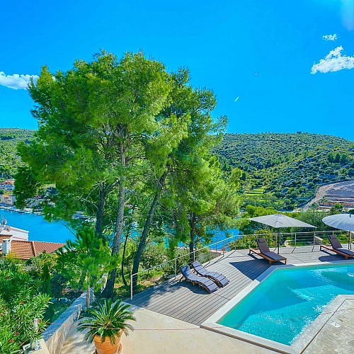 Pine Haven - Island Escape for two, private heated pool, Brac Island