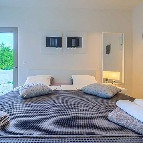 Pine Haven - Island Escape for two, private heated pool, Brac Island