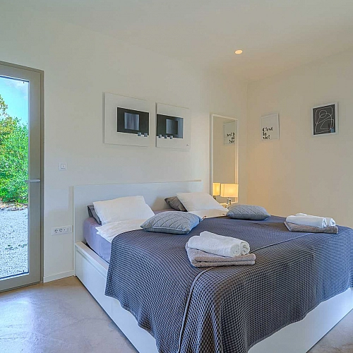 Pine Haven - Island Escape for two, private heated pool, Brac Island