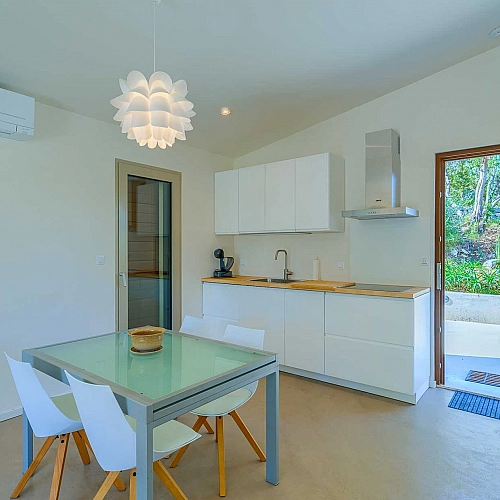 Pine Haven - Island Escape for two, private heated pool, Brac Island