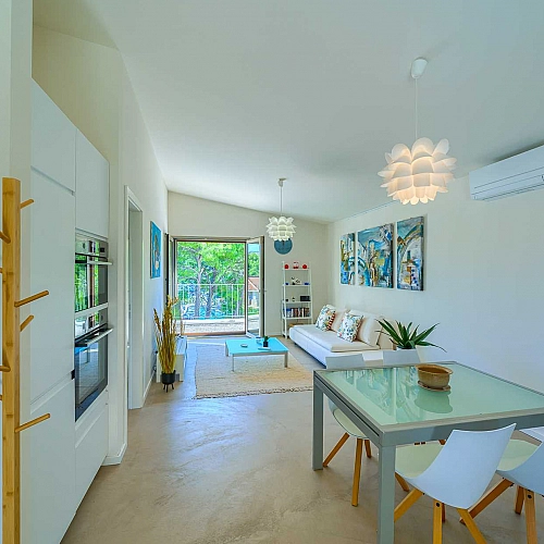 Pine Haven - Island Escape for two, private heated pool, Brac Island