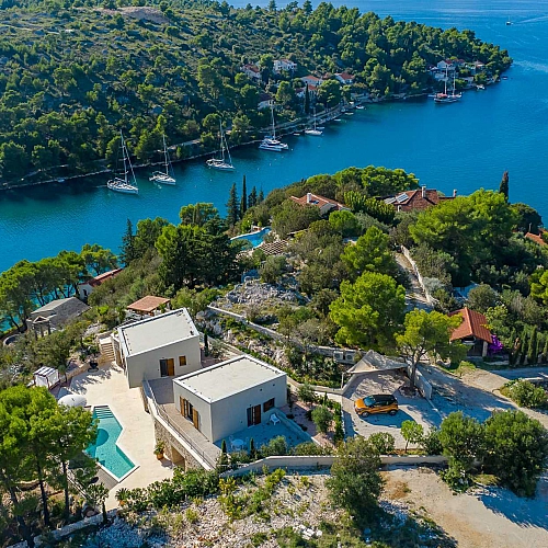 Pine Haven - Island Escape for two, private heated pool, Brac Island