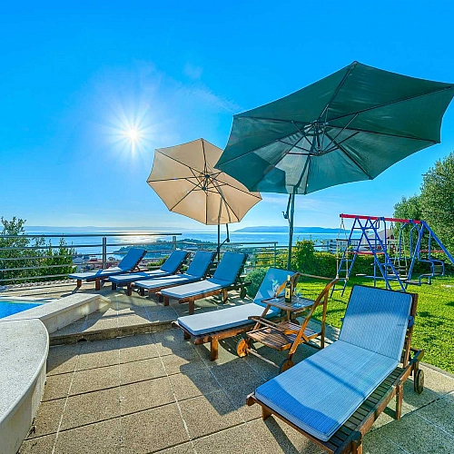Villa Nugal - Familienvilla mit 5 Schlafzimmern und beheiztem Pool in Makarska