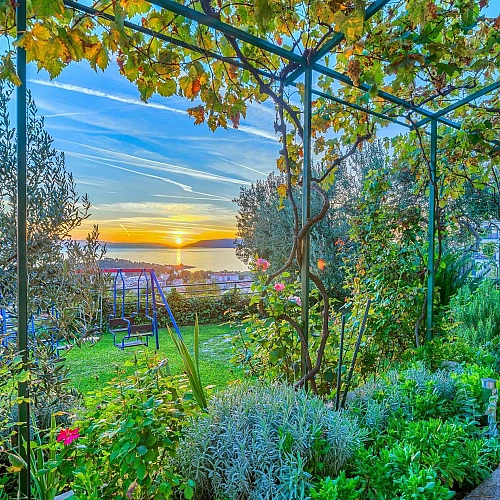 Villa Nugal - Familienvilla mit 5 Schlafzimmern und beheiztem Pool in Makarska