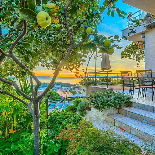 Villa Nugal - Familienvilla mit 5 Schlafzimmern und beheiztem Pool in Makarska