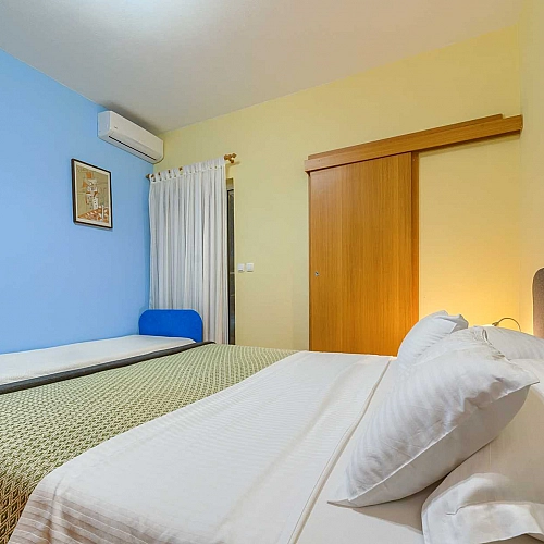 Villa Nugal - Familienvilla mit 5 Schlafzimmern und beheiztem Pool in Makarska