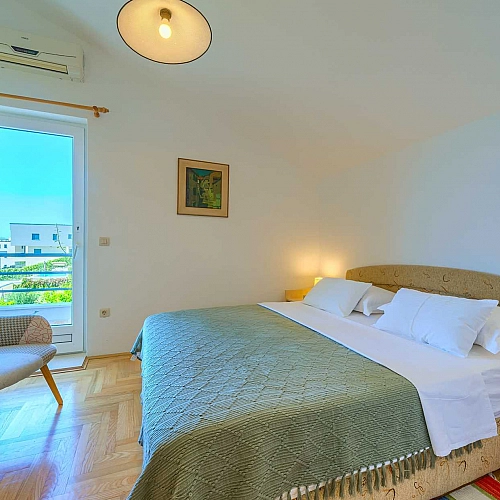 Villa Nugal - Familienvilla mit 5 Schlafzimmern und beheiztem Pool in Makarska