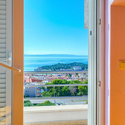 Villa Nugal - Familienvilla mit 5 Schlafzimmern und beheiztem Pool in Makarska