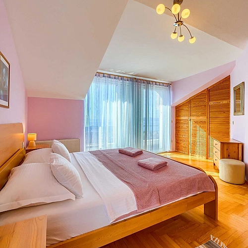Villa Nugal - Familienvilla mit 5 Schlafzimmern und beheiztem Pool in Makarska