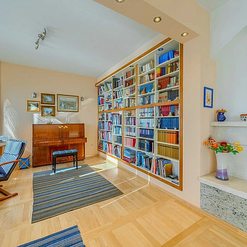 Villa Nugal - Familienvilla mit 5 Schlafzimmern und beheiztem Pool in Makarska