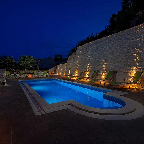 Apartment Hvar 4 with shared pool