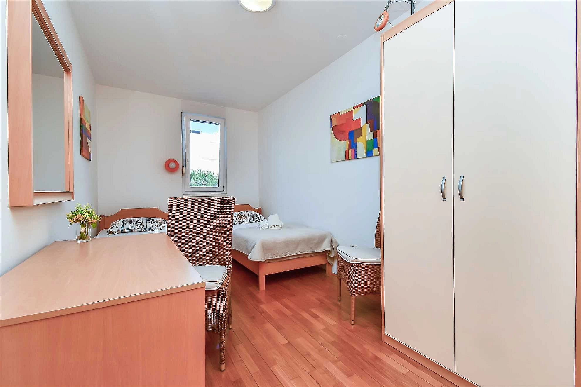 Apartment Butterfly, Split